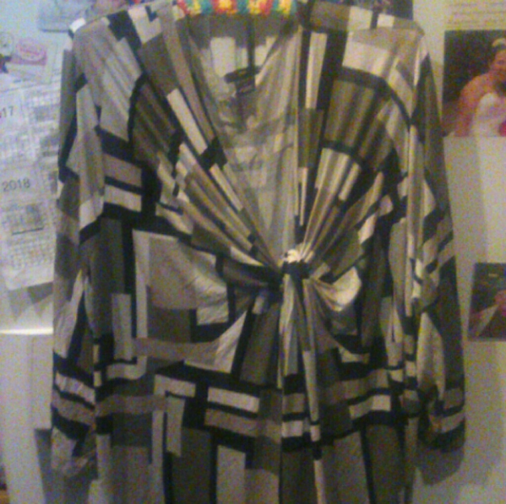 Ellos shirt